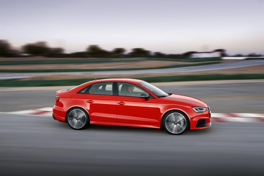  Audi RS3 Sedan (8V) 2016 года  (WW) (фото 17 из 47)